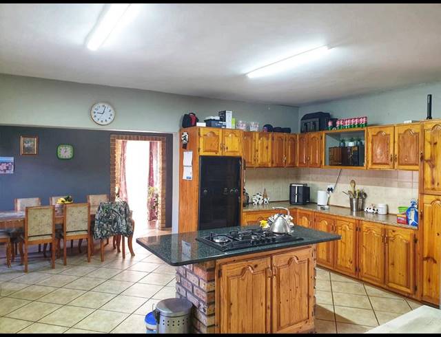 4 BEDROOM HOUSE FOR SALE IN MIEDERPARK